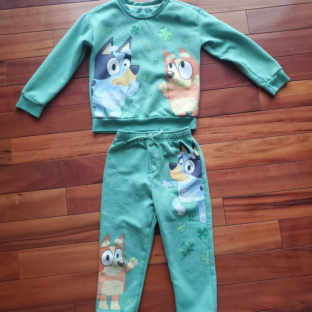 Bluey sweatshirt and pants set 5T